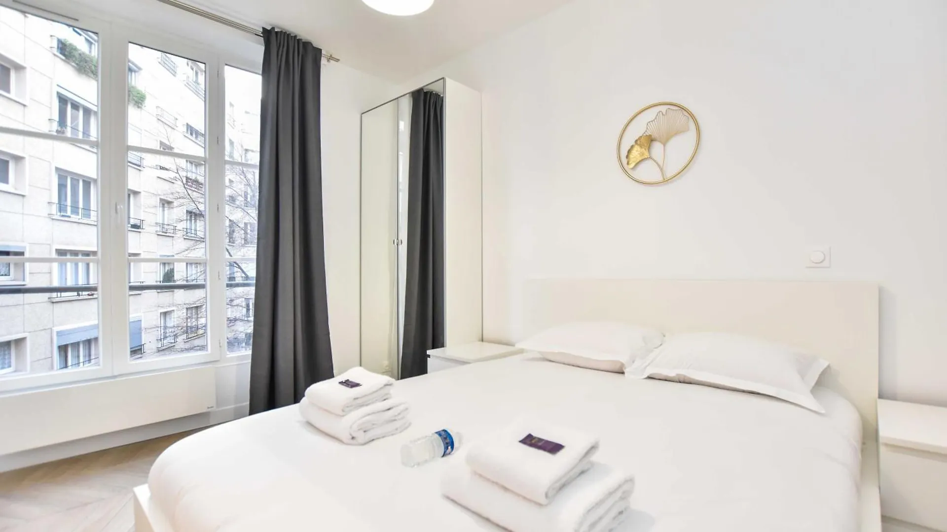 CMG-Voltaire/ Bastille - G Paris 0*,  France