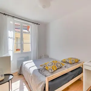 2 Bedroom In The Heart Of Marseille