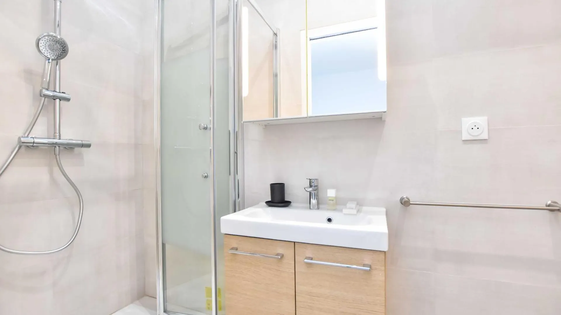Residence 1Bdr Bastille 파리 아파트